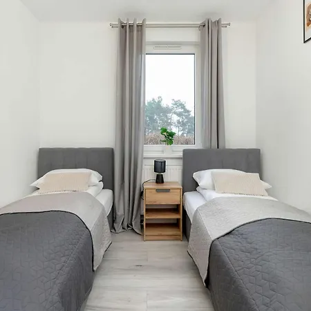 Apartment Stylowy Z Ogrodem & Parkingiem By Renters