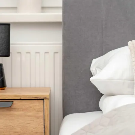 Apartment Stylowy Z Ogrodem & Parkingiem By Renters *