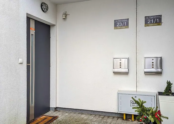 Stylowy Z Ogrodem & Parkingiem By Renters Lägenhet *